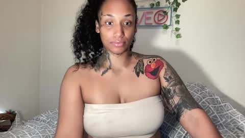 Snapshot of jenni_cash chatting on September 2025 11:21:01 PM Mistress Jenni online show from September 2025 11:21:01 PM