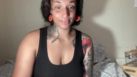 Snapshot of jenni_cash chatting on October 2025 06:03:01 AM Mistress Jenni online show from October 2025 06:03:01 AM