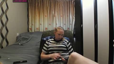 JenniDeep online show from April 2026 06:32:02 PM