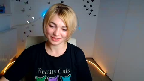 Snapshot of jennifer_cuttie chatting on August 2026 12:07:01 PM Jennifer online show from August 2026 12:07:01 PM