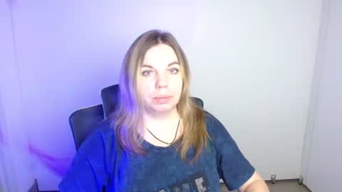 Jennifer online show from October 2025 05:41:02 AM