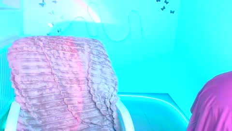 Jennifer online show from April 2026 12:08:02 PM