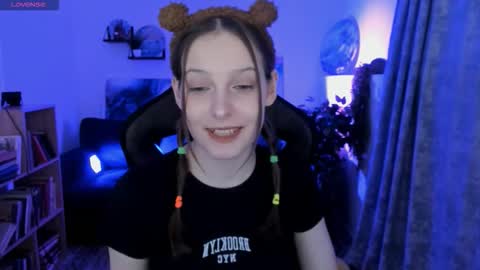 jenniferkiim online show from March 2026 12:02:02 PM