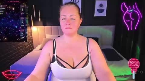 Jennifer online show from February 2026 09:02:02 PM