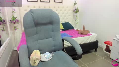 Snapshot of jenny_stark chatting on July 2026 11:02:01 AM jenny_stark online show from July 2026 11:02:01 AM