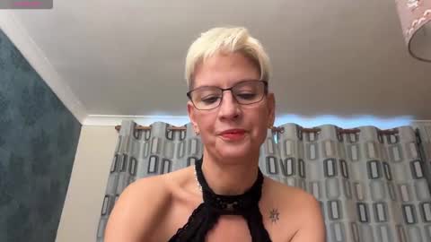 JennyHazel online show from November 2025 03:33:02 PM