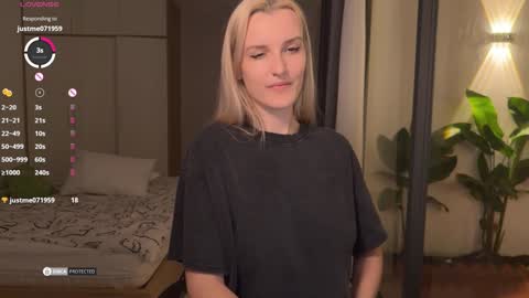 Snapshot of jennytime chatting on December 2024 04:35:02 PM Jen online show from December 2024 04:35:02 PM