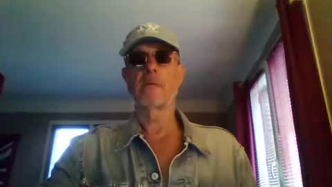 Snapshot of jerflor chatting on November 2025 03:23:02 PM jerflor online show from November 2025 03:23:02 PM