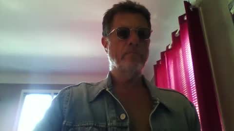 jerflor online show from May 2026 11:39:02 AM