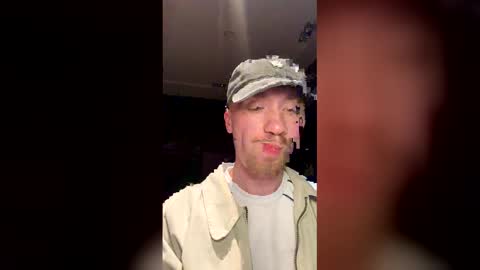 Snapshot of jerk100e chatting on May 2026 07:22:02 PM jerk100e online show from May 2026 07:22:02 PM