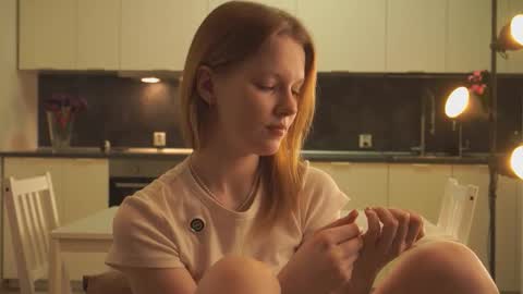 Molly online show from October 2025 03:24:02 PM