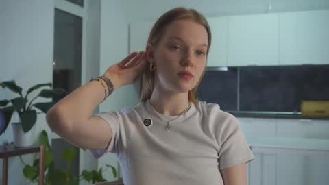 Molly online show from November 2025 03:12:02 PM