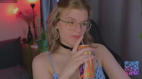 Snapshot of jess0e9 chatting on May 2026 03:31:01 PM JessieVibes online show from May 2026 03:31:01 PM