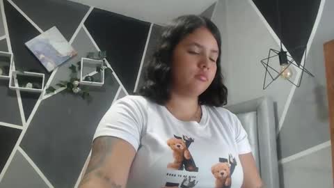 Snapshot of jess_beaut chatting on February 2025 09:21:02 PM jess_beaut online show from February 2025 09:21:02 PM