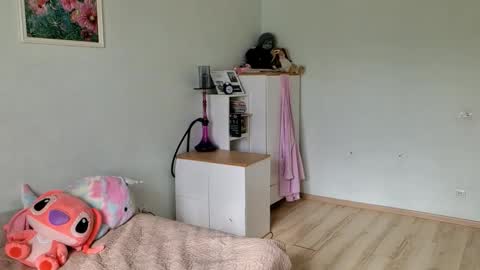 Jessica but u can call me Jessa online show from October 2025 08:17:01 AM