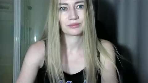 Snapshot of jessfox1 chatting on December 2024 12:33:01 AM JessFox1 online show from December 2024 12:33:01 AM