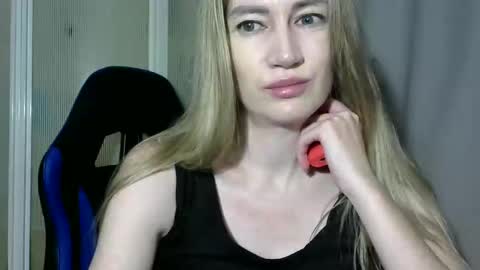 Snapshot of jessfox1 chatting on December 2024 10:07:02 PM JessFox1 online show from December 2024 10:07:02 PM