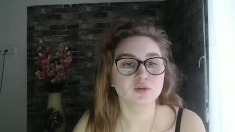 Snapshot of jessica_moul chatting on February 2025 02:48:02 PM jessica_moul online show from February 2025 02:48:02 PM