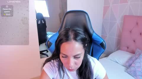 Snapshot of jessica_taylor_22 chatting on January 2025 06:53:02 PM jessica_taylor_22 online show from January 2025 06:53:02 PM