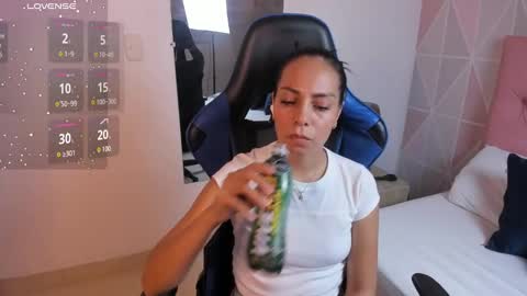 Snapshot of jessica_taylor_22 chatting on January 2025 07:15:01 PM jessica_taylor_22 online show from January 2025 07:15:01 PM