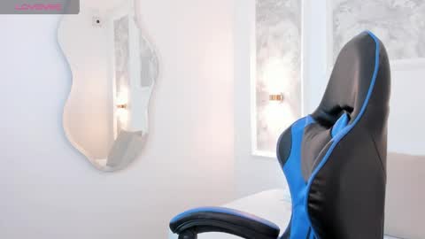 jessica_taylor_22 online show from April 2026 07:37:01 PM