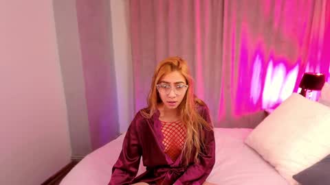 Snapshot of jessie_pinkk chatting on February 2025 06:13:02 PM Jessie online show from February 2025 06:13:02 PM