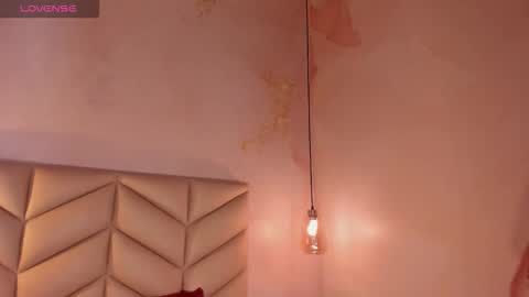 Jessica online show from September 2025 06:35:02 PM