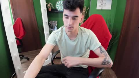 Snapshot of jett_slendy chatting on May 2026 12:04:02 PM jett_slendy online show from May 2026 12:04:02 PM