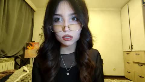 I am Gina ntmu Lets hit 10 Thumbs Up together online show from December 2025 12:45:01 PM