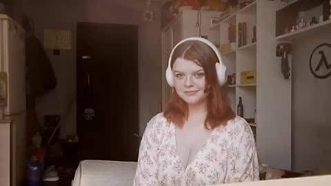 Snapshot of jettanicolay chatting on June 2026 10:38:01 AM I am Gina ntmu Lets hit 10 Thumbs Up together online show from June 2026 10:38:01 AM