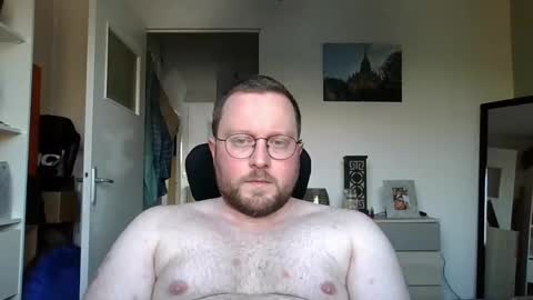 Snapshot of jeuneloup92 chatting on February 2025 05:15:02 PM jeuneloup92 online show from February 2025 05:15:02 PM