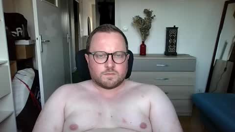 Snapshot of jeuneloup92 chatting on September 2025 05:56:02 PM jeuneloup92 online show from September 2025 05:56:02 PM