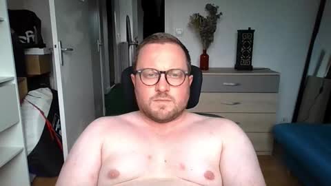 Snapshot of jeuneloup92 chatting on September 2025 05:01:02 PM jeuneloup92 online show from September 2025 05:01:02 PM