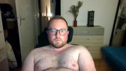 Snapshot of jeuneloup92 chatting on October 2025 07:02:01 PM jeuneloup92 online show from October 2025 07:02:01 PM