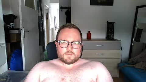 jeuneloup92 online show from June 2026 02:43:02 PM