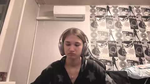 Helgi online show from November 2025 02:06:02 PM