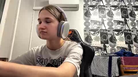 Helgi online show from November 2025 03:01:02 PM