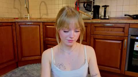 Gwen online show from March 2026 08:11:01 PM