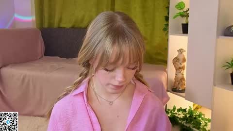 Gwen online show from April 2026 10:01:02 PM