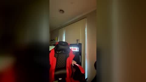 jezzyboy692001 online show from May 2026 09:22:02 PM