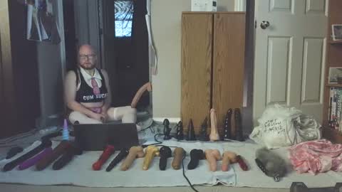 Snapshot of jghosty69 chatting on January 2025 06:39:01 PM Nasty Cumslut online show from January 2025 06:39:01 PM