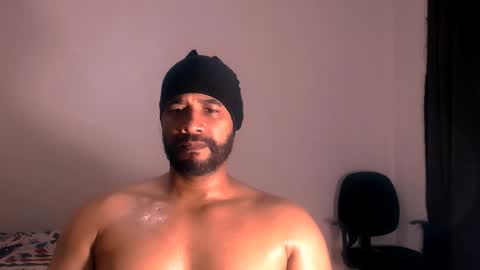 En moreno online show from November 2025 01:37:02 AM