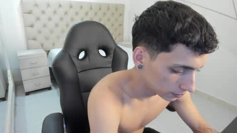 Snapshot of jhoanleandro chatting on October 2025 05:26:02 AM jhoanleandro online show from October 2025 05:26:02 AM