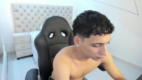 Snapshot of jhoanleandro chatting on October 2025 05:07:02 AM jhoanleandro online show from October 2025 05:07:02 AM