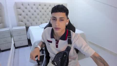 jhoanleandro online show from January 2026 04:25:01 AM