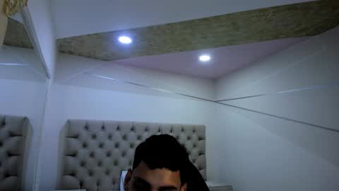 jhoanleandro online show from February 2026 03:04:01 AM