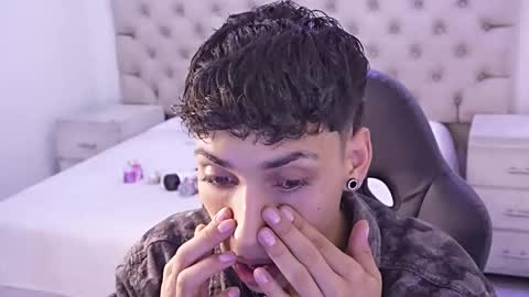 jhoanleandro online show from March 2026 05:37:02 AM