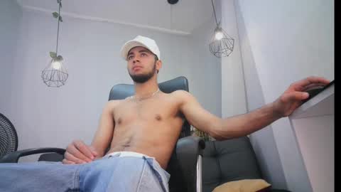 jhon_malo online show from February 2025 03:41:02 AM