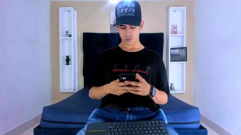 Snapshot of jhonn_rhyss chatting on December 2024 03:41:01 AM Jhon online show from December 2024 03:41:01 AM