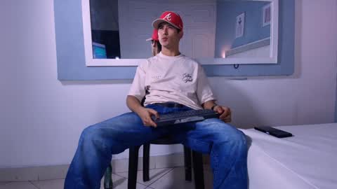 Snapshot of jhonn_rhyss chatting on December 2024 02:18:01 AM Jhon online show from December 2024 02:18:01 AM